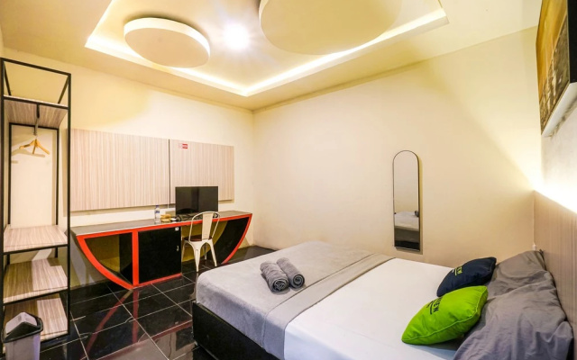 Urbanview Hotel Vara Stay @ Soekarno Hatta Bandung by RedDoorz – Guest Rooms – Bandung