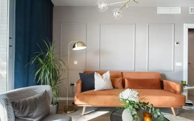 Brand new apartment with gym&rooftop pool.