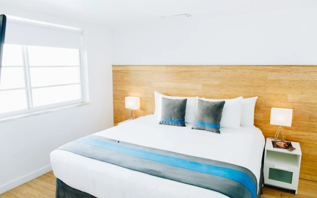 Aqua Hotel & Suites