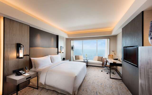 Conrad Manila