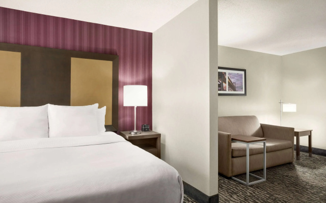 La Quinta Inn & Suites by Wyndham Newark - Elkton