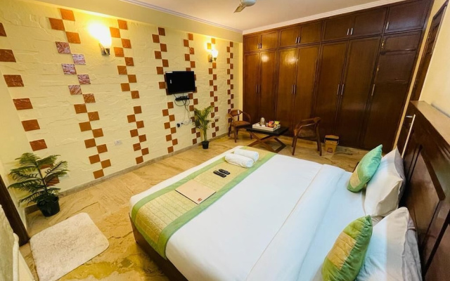 Fortune Home Service Apartment 4Bhk D-36