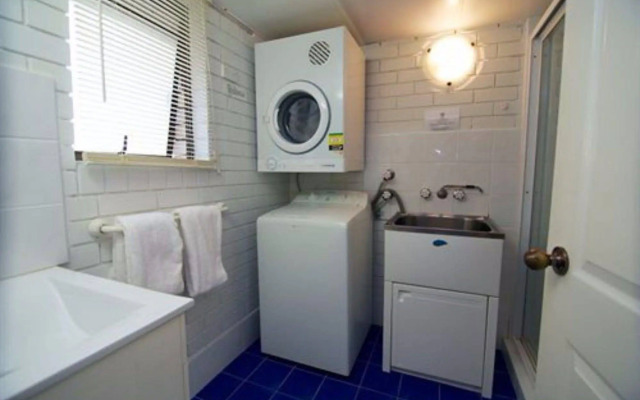 Trickett Gardens Holiday Inn