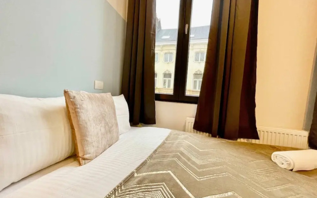 Luxury 2BR 2BA Near Fashion District by Oneluxstay