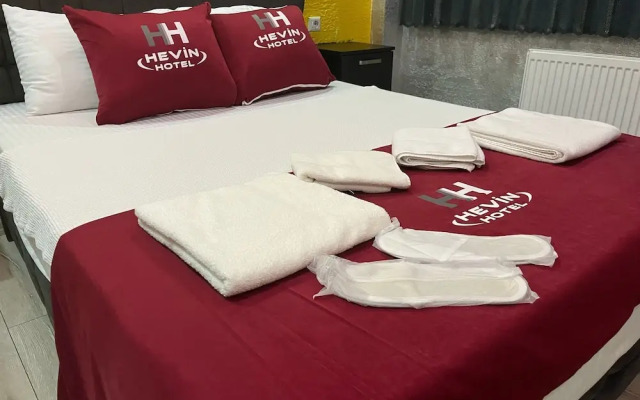 Hevi̇n Hotel