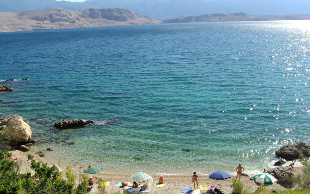 Rooms and apartments Galeb