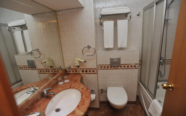 Usta Park Hotel