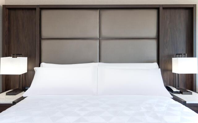 Holiday Inn Boston Logan Airport - Chelsea by IHG