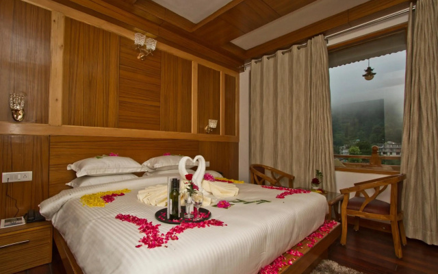 Hotel Monarch Residency
