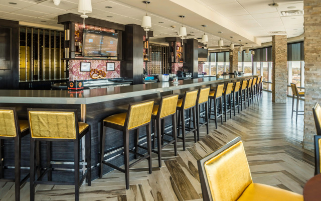 Crowne Plaza Saddle Brook by IHG