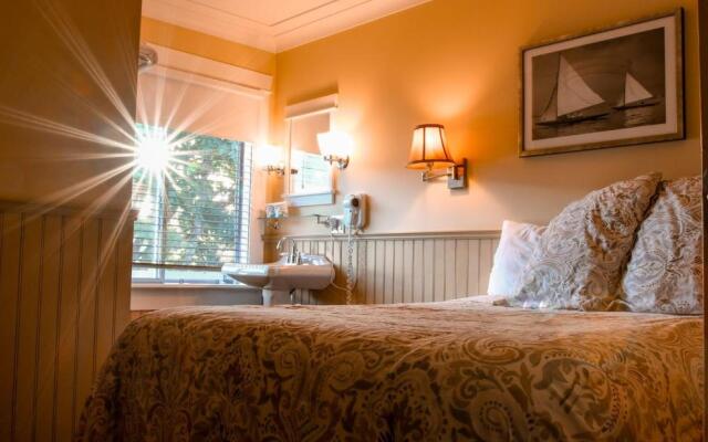 Salt Spring Inn