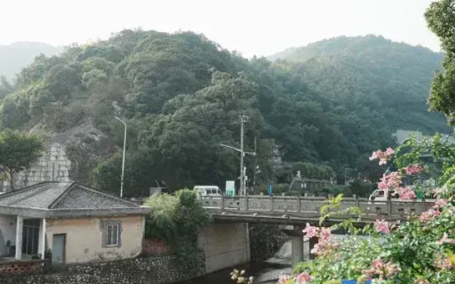 Yisu Qingju Hotel (Zhanqi Town Town Middle Road)