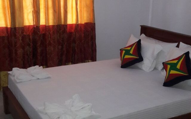 Hotel Blue Moon
