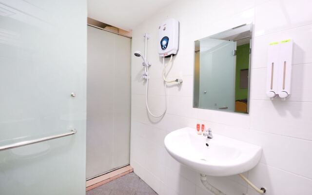 OYO 816 Hotel De Kiara