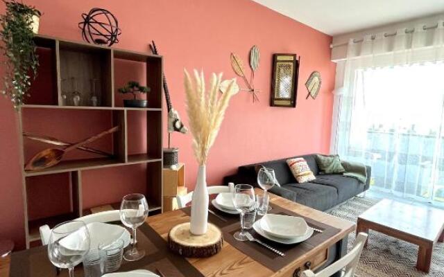 2 Bedrooms - Sea View Apartment