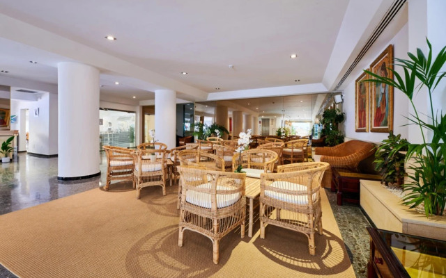 Hotel ROC Oberoy