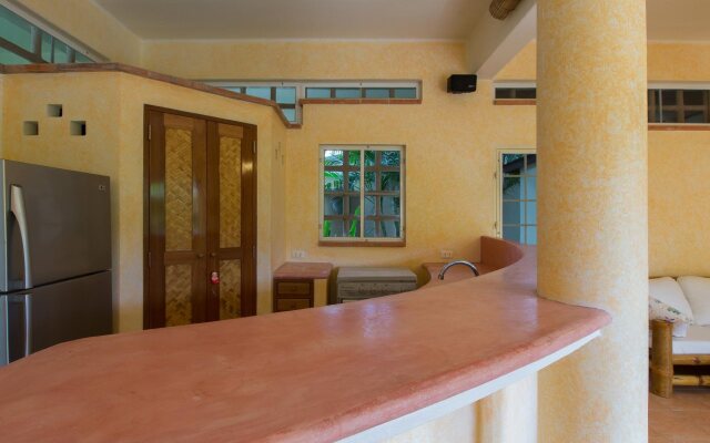 Aree's Lagoon House