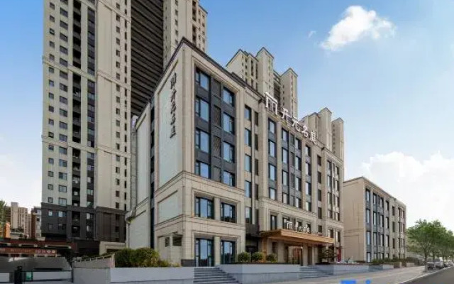 Xuzhou Yunlong Lake Scenic Area Maison New Century Hotel
