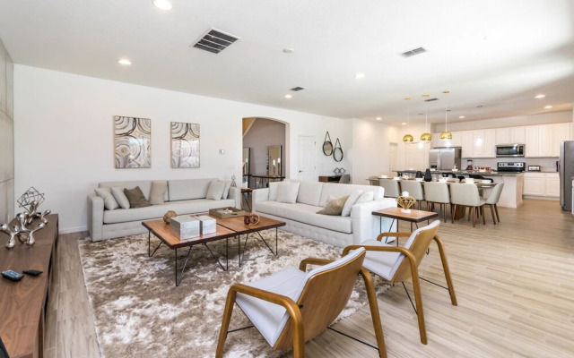 11 Bedroom 9.5 Bathroom 4792sq Foot Villa