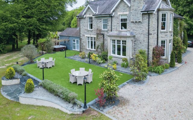 Hill House Country Estate - Princes Gate