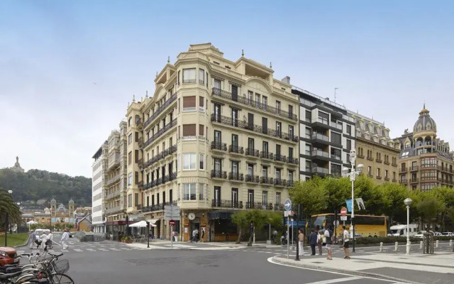 Apartment La Concha Suite 2 by FeelFree Rentals