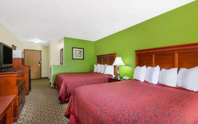 Days Inn & Suites by Wyndham Wichita