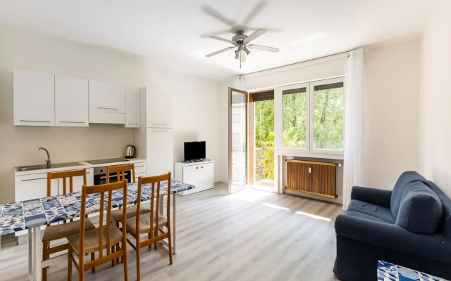 Snug apartment in Lesa with balcony