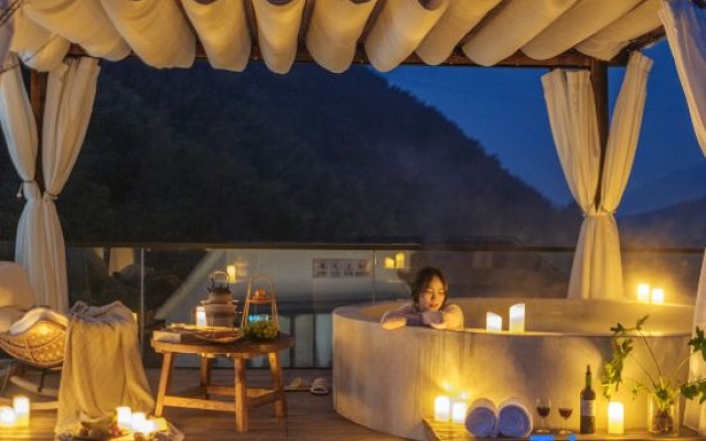 Anji Fuyun Mountain Foot · Mountain Wilderness Hot Spring Resort B&B – Guest Rooms – Huzhou