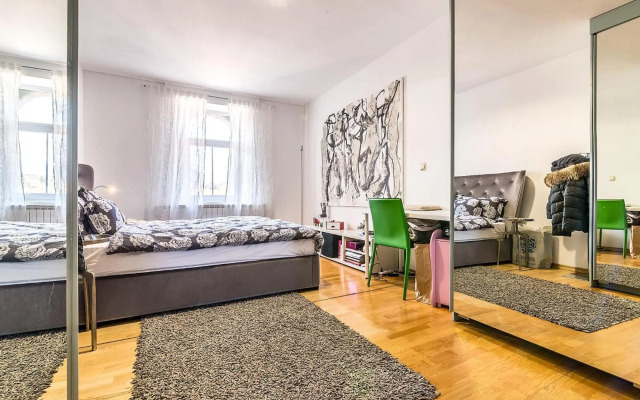 Modern City-Centre Penthouse with Spectacular Views / 135sqm