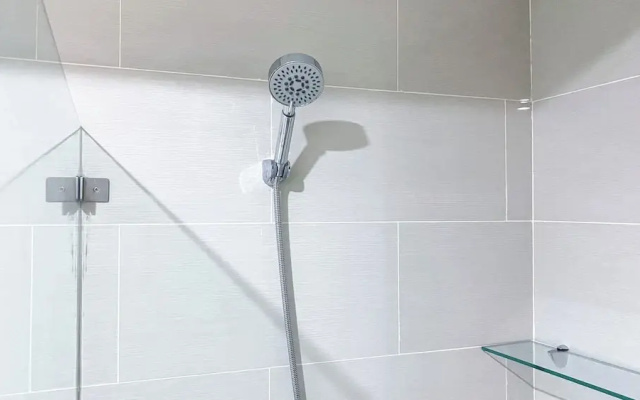 Comfort Stay 2Br At Daan Mogot City Apartment