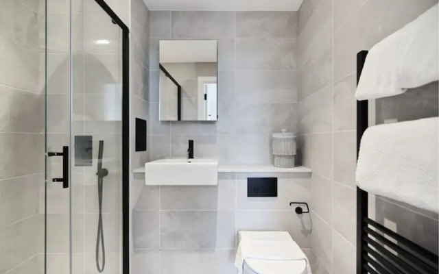 The Tottenham Wonder - Pleasing 2bdr Flat With Balcony