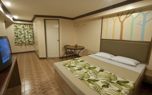 Pinoy Pamilya Hotel