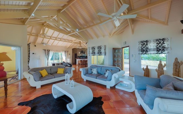 Stunning Orient Bay Ocean Views, Walk to the Beach! AC, Free Wifi, Swimming Pool — фото 3