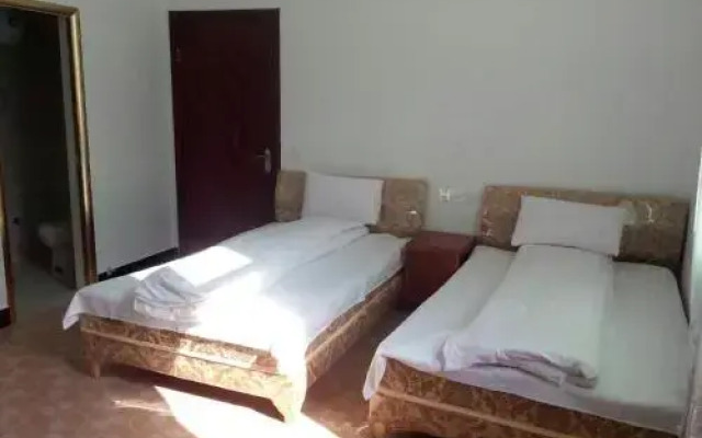 Wuyuan Jiangling Huatian Hostel