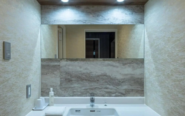 Falls Lodge and Suites