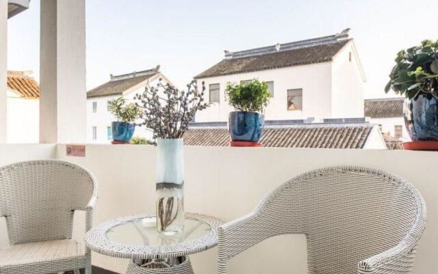 Floral Hotel Huliudiefang