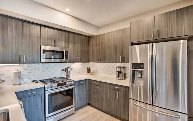 Trendy Denver Townhouse ~ 3 Miles to Downtown!