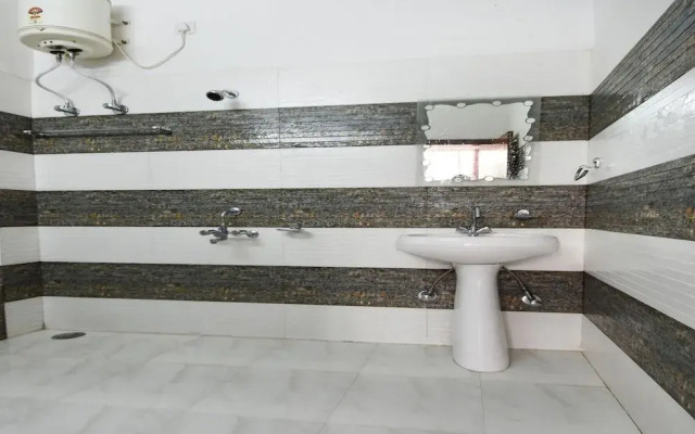 Oyo 47656 Ayush Home Stay
