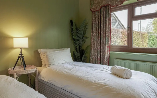 Charming 3BD Cotswolds Family Retreat