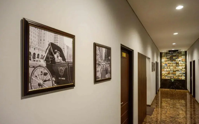 SANS Hotel Empress Simpang Lima