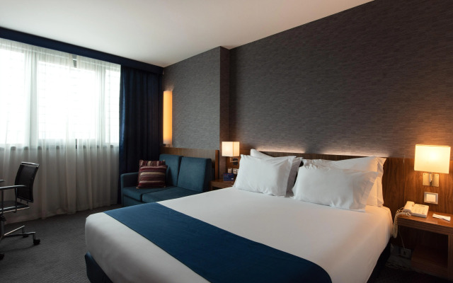 Holiday Inn Express Lisbon Airport, an IHG Hotel