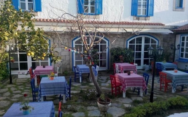 Nish Alacati Hotel