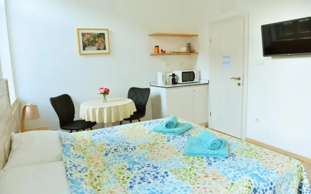 En-suite Iris on Rokova Street