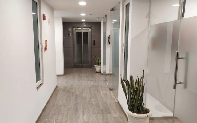 Saltstayz Express - Medicity (Near Medanta Hospital)