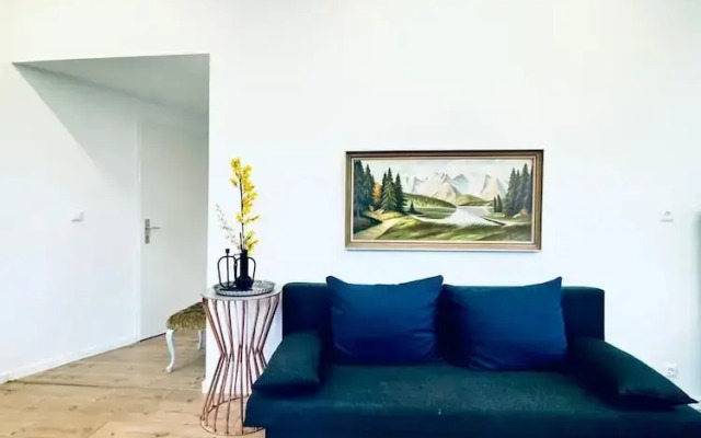 Spacious 3BR Near Kaufpark Alterlaa