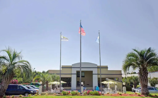 Days Inn By Wyndham Ladson Summerville Charleston