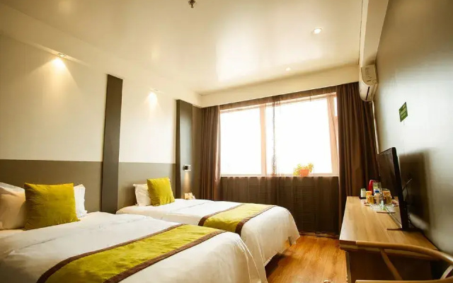 Oasis Business Hotel (Dongying Xisi Road)