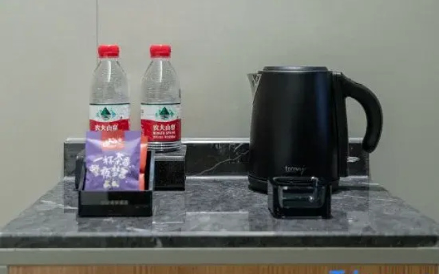 Home Inn Business Hotel（Qingdao Haier Industrial Park Pure Life Journey）