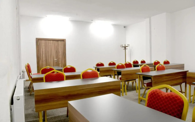 Zumrut Palas Hotel