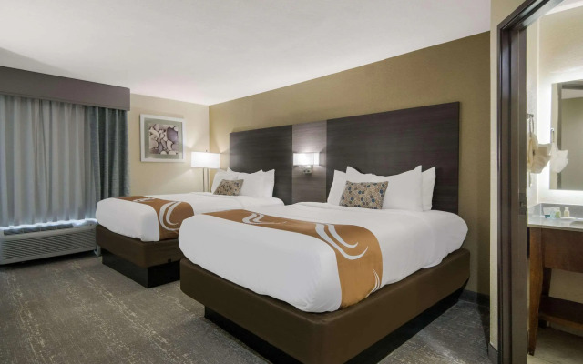Quality Inn & Suites Roanoke - Fort Worth North